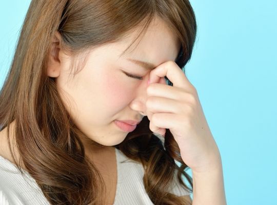 美容鍼と眼精疲労の相性